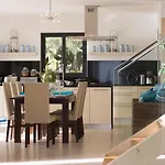 Luxury Ocean Front Villla 빌라