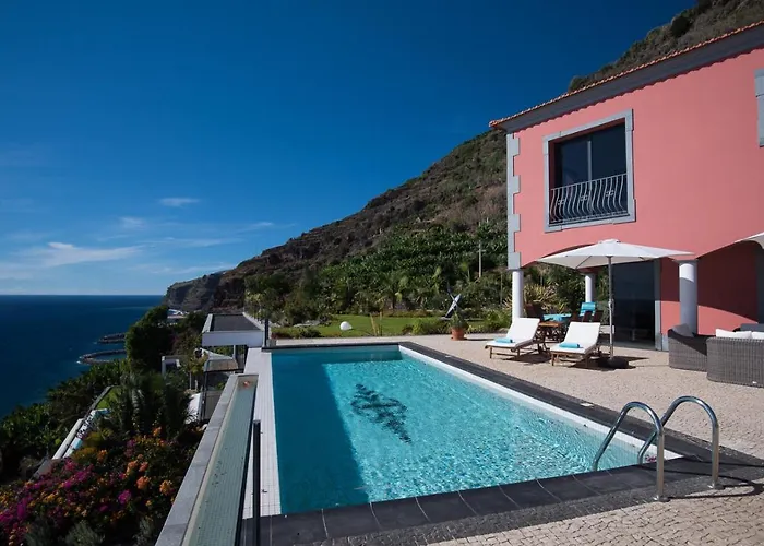 Luxury Ocean Front Villla *