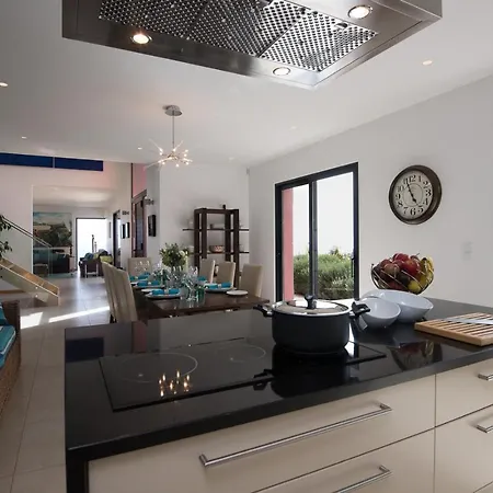 Вилла Luxury Ocean Front Villla *