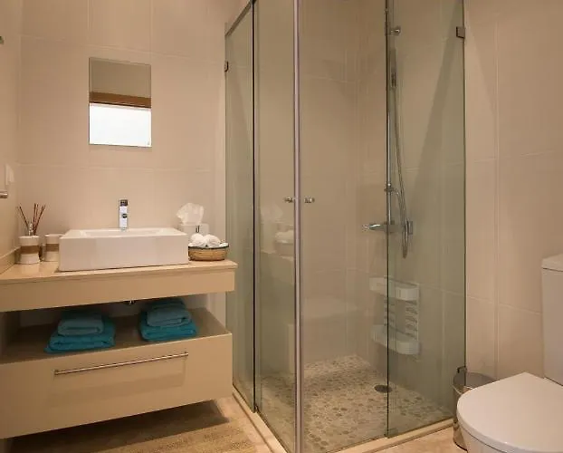 Luxury Ocean Front Villla كالهيتا