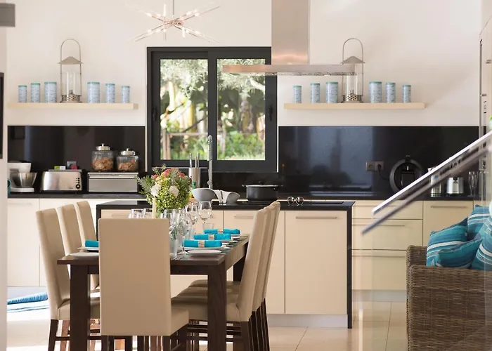 فيلة Luxury Ocean Front Villla *