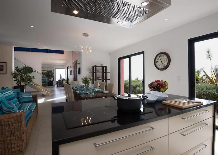 فيلة Luxury Ocean Front Villla *