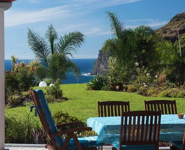 Luxury Ocean Front Villla *